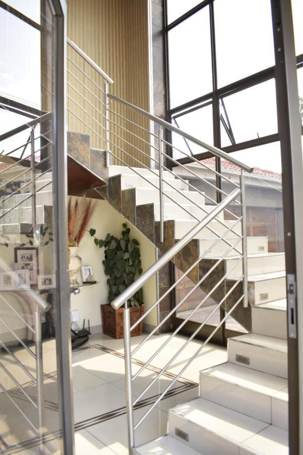 Appartement Lalela House à Johannesbourg Extérieur photo