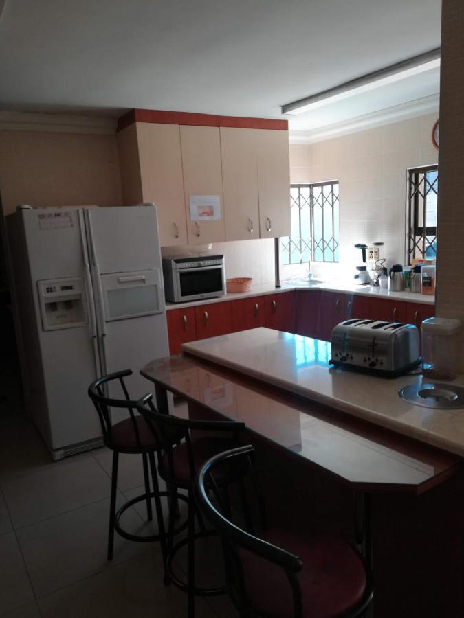 Appartement Lalela House à Johannesbourg Extérieur photo
