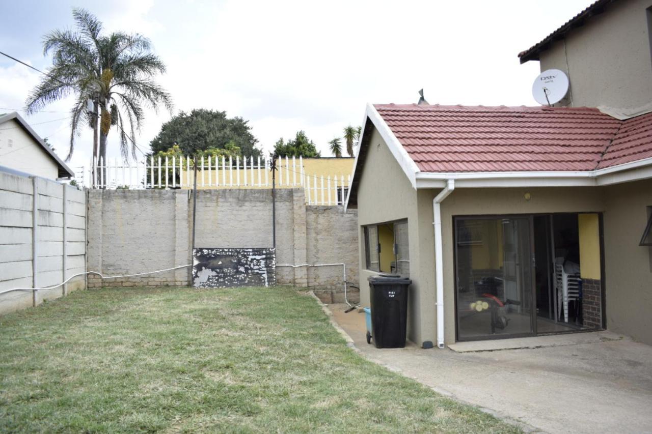 Appartement Lalela House à Johannesbourg Extérieur photo