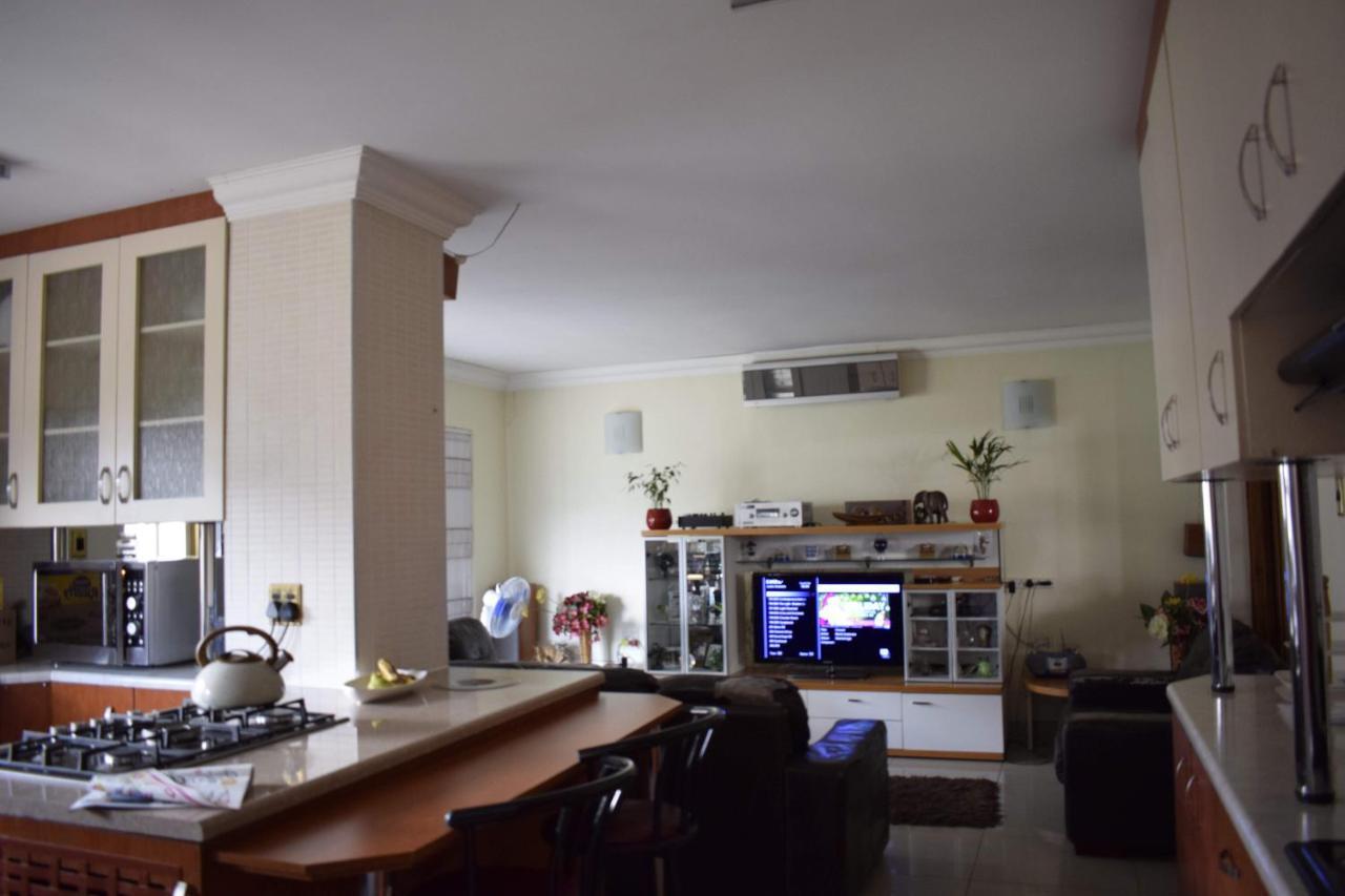 Appartement Lalela House à Johannesbourg Extérieur photo